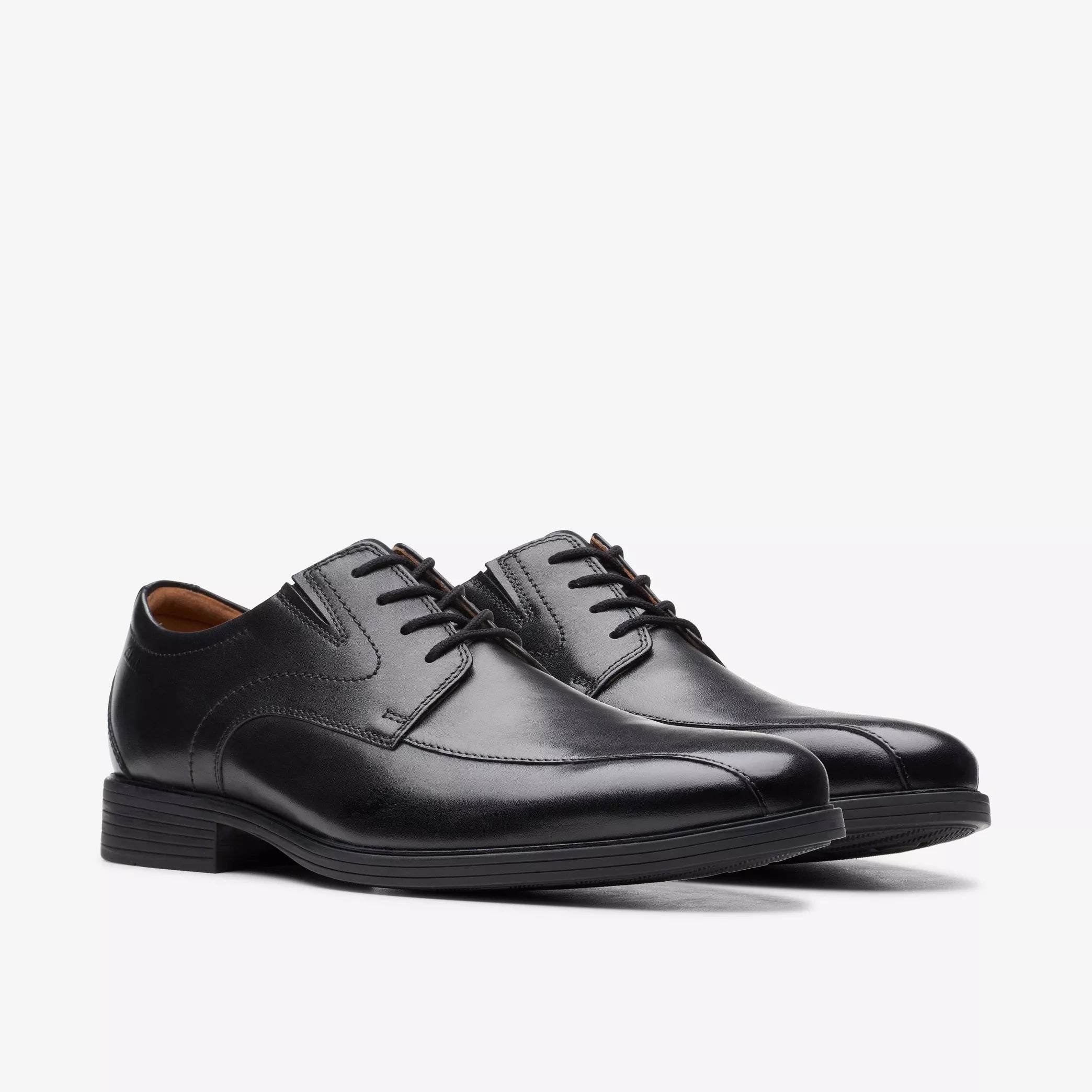 Get Stylish Shoes At Unbeatable Discounts Clarks Whiddon Pace 52909