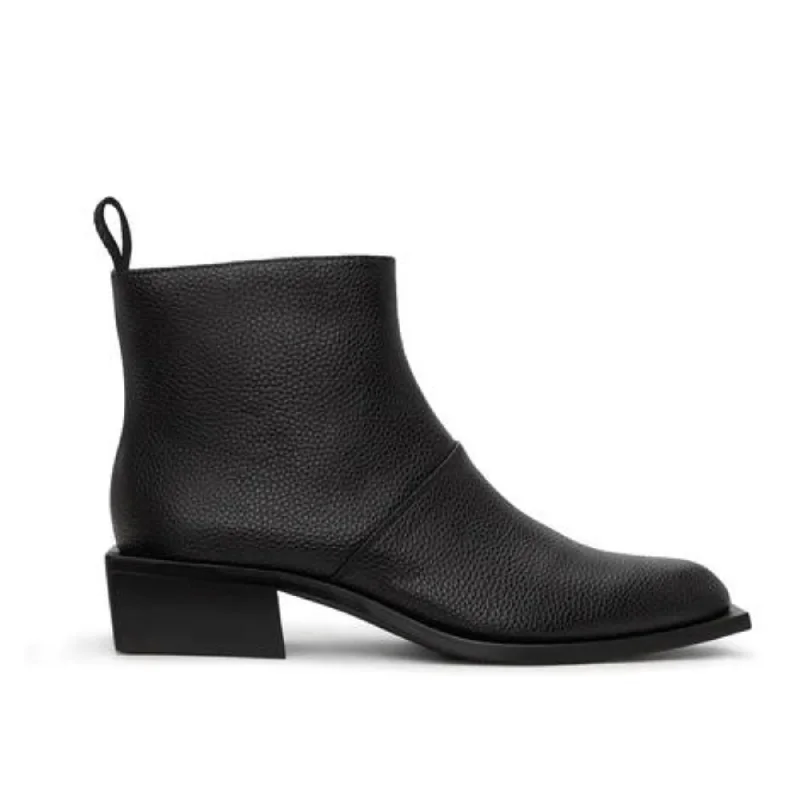 Men's Fashionable Shoes 'Otis' men's vegan boots with edgy geometric outersole by Matt and Nat - black Men's Fashionable Shoes 'Otis' men's vegan boots with edgy geometric outersole by Matt and Nat - black