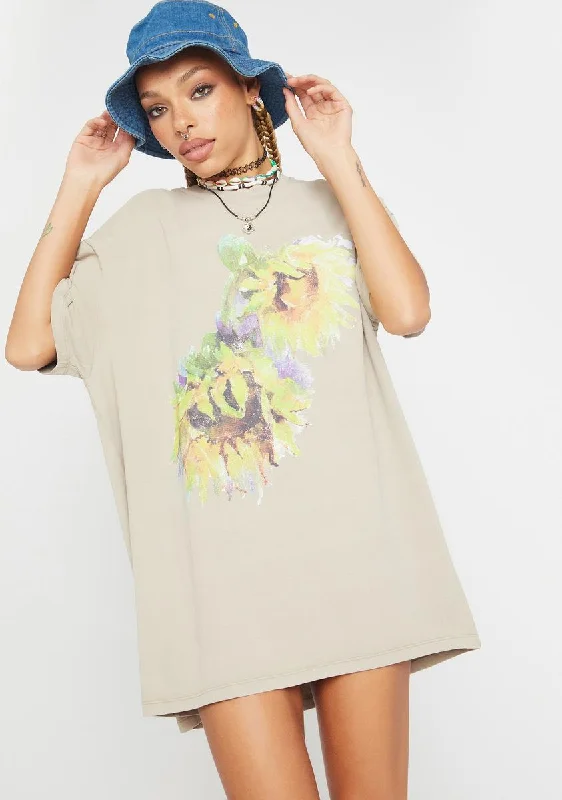 Women's Evening Outfit Sunflower Oversized Graphic Tee