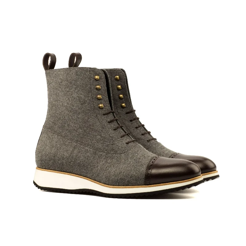 Men's Soft Boots DapperFam Vittorio in Light Grey / Dark Brown Men's Flannel & Italian Leather Balmoral Boot Men's Soft Boots DapperFam Vittorio in Light Grey / Dark Brown Men's Flannel & Italian Leather Balmoral Boot