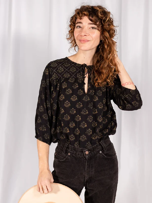 Casual Chic Devi Blouse - Floral Stamp Black