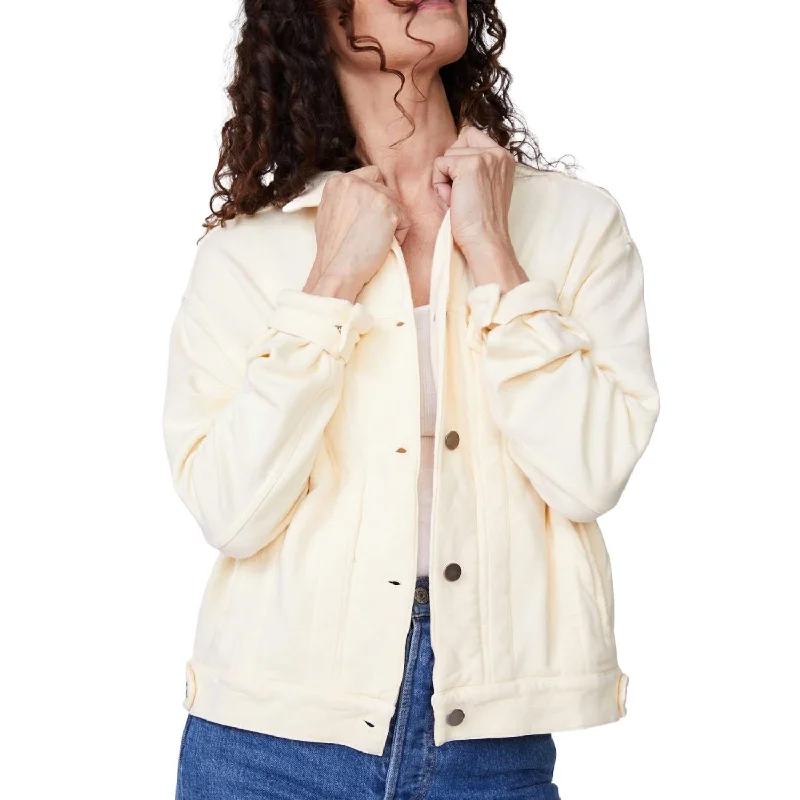 Women's Seasonal Attire Supersoft Fleece Trucker Jacket In Buttercream